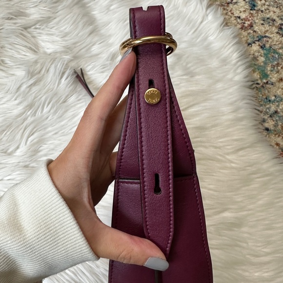 Tod’s Timeless Hobo Bag in Leather Small - Picture 12 of 14